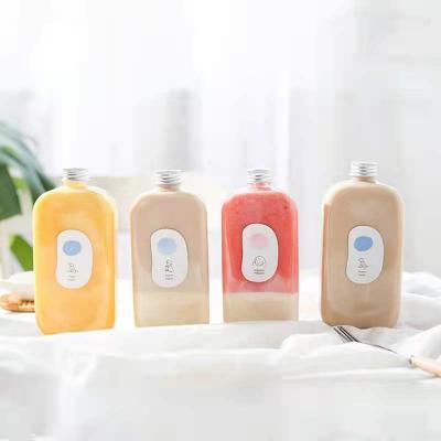 China Creative Disposable Flat PET Beverage 500ml Plastic Juice Bottle For Milk Tea Cup for sale