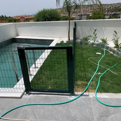 Cina Cina Colorato 3D Decorativo per la casa Nero Curvy Welded Wire Mesh Garden Fence Sicurezza Galvanizzato PVC Rivestito Mesh Fence Cl in vendita