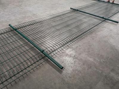 China Curved Welded Mesh Bend Security Fence Panel Triangle Bend Fence 3D Fence for Garden en venta