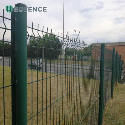 China Wire Dia 5mm Metal Mesh Fencing RAL 6005 Green Powder Coated 3D Fence Panel Triangle Bending Fence For Construction Site for sale