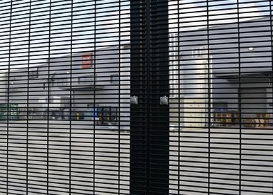 Chine le PVC de 4.5mm a enduit l'anti fil Mesh Fencing de montée à vendre