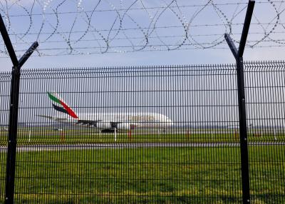 China Cercado redondo de la seguridad aeroportuaria del poste de la altura 2400m m en venta