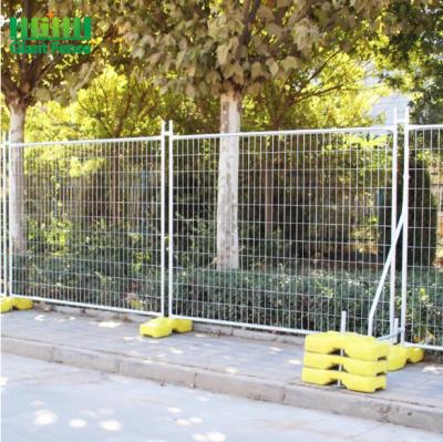 China Galvanized Welded Metal Wire 2.4m Width Temp Construction Fence for sale