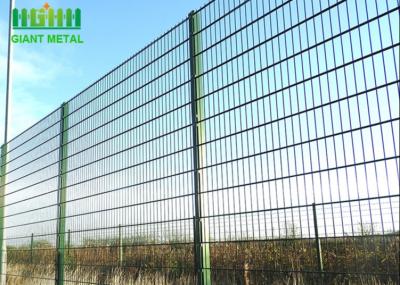 Chine 8/6/8 2d double fil Mesh Fencing Welded Square Post à vendre