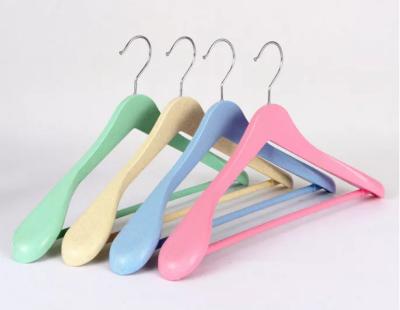 China Eco - Friendly Special Plastic Coat Hanger Wide Shoulder for sale