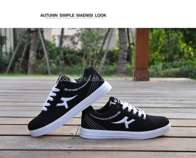 China Fashion Trend Men's Fashion Shoes Sneakers Korea Style Tide Daily Sports Shoes With Non-slip Bottom For Skateboarding Shoes for sale