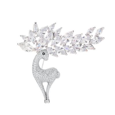 China Animal Luxury Rhinestone Brooch Pin Christmas Rhinestone Deer Brooches Luxury Zircon Brooches Pin Full Rhinestone Brooches White For Women for sale