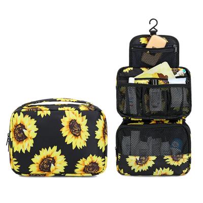 China Fashoion New Arrival Large Women Travel Cosmetic Organizer Makeup Hang Toiletry Bag for sale