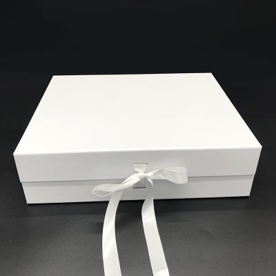 China Wedding Decorative Custom Favor Proposal Proposal Boxes Luxury Magnetic Folding Cardboard Logo Recycled Materials White Gift Box for sale