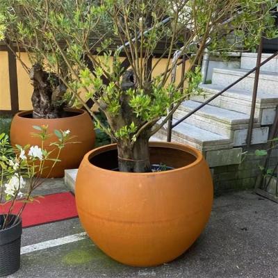 China Potes de acero del plantador del árbol del globo de Corten de las esferas geométricas al aire libre para el Streetscape en venta