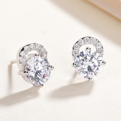 China Romantic Fashion Stud Earrings Round Cut Jewelry S925 Sterling Silver   Platinum Plated White Zircon Earrings For Women for sale