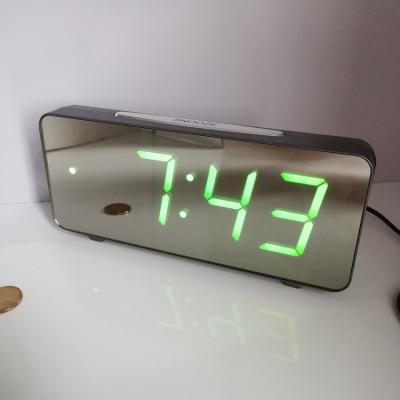 China Class 3 Alarm LED Groups Time-Date-Temperature Conversion Digital Display Clock With Make Up Mirror for sale