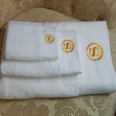 China Luxury 100% Cotton Towel Hotel Bath Towels Skin Friendly Highly Absorbent for sale