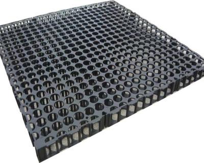 China Célula modular del drenaje de Geocomposite del panal y colector modular del drenaje para el jardín de tejado o el garaje de subterráneo en venta