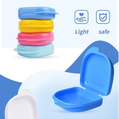 中国 B Elegant Portable Dental Invisible Portable Retainer Box Dental Materials Half-mouth Tooth Storage Box Dental Orthodontic Products 販売のため