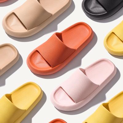 China Lightweight PVC Indoor Outdoor White Logo Slippers Slides Footwear Sandals Custom Made for Women and Ladies for sale