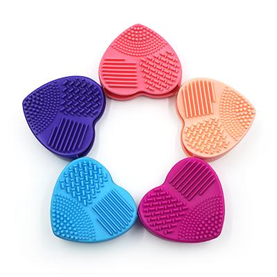 China 2021 Viable Cute Heart Shaped Tools Mat For Makeup Brush Silicone Makeup Brushes Cleaner for sale