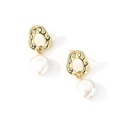 China FASHIONABLE French Elegant Women Bead Earrings Hammered Irregular Circle Studs Natural Pearl Handmade Earrings Dangle for sale