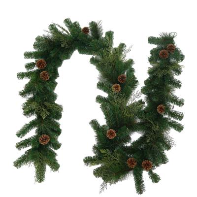 China Wholesale Simple Artificial Christmas Wreath Garland Outdoor Home Wall Decor Xmas Cheap Price From Christamas for sale