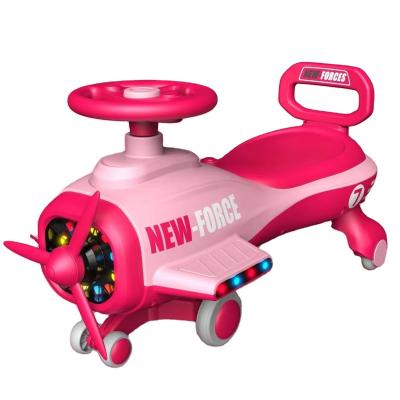 中国 Ride on Swing Car Twist Shape Airplane Indoor and Outdoor 360 Degree Rotary Toy Children Car 販売のため