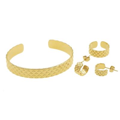 China Latest FASHIONABLE High Quality Pyramid Design Bracelet Open Ring And Earring Jewelry Sets In 14K Gold Plated Color for sale