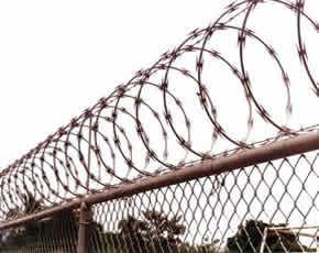 China Hospitals / Military Sites Stainless Steel Razor Wire Sun Resistant Anti Rust for sale