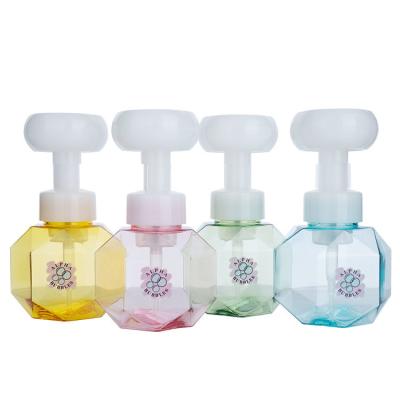 Chine Bouteille transparente en plastique rose/vert/jaune/bleu Rhombus de 200 ml avec pompe blanche pour pompe à mousse à vendre