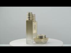 Unlocking Potential：Gold Facial Care Product with Glass Bottles