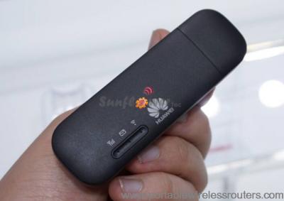 中国 華為技術 E8372 USB 華為技術 Wingle の最も小さい 4G 携帯用無線ルーター 販売のため