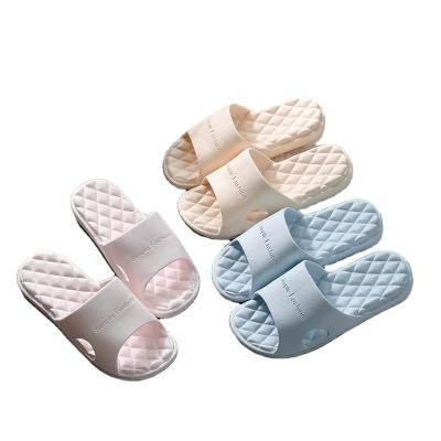 China 2020 Fashion Summer Women's New Slippers Thick Bottom Indoor Home Couples Ins Non-Slip Soft Home Bathroom To Use Cool Slippers for sale