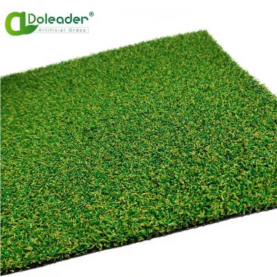 China Outdoor Well Used Golf Mini Golf Carpet 15mm Golf Grass Artificial Putting Green for sale