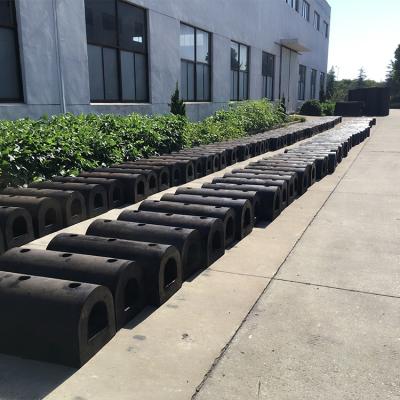 China Ports / Docks China Marine Extruded Type Semi Cylindrical Rubber Dock D Fenders for sale