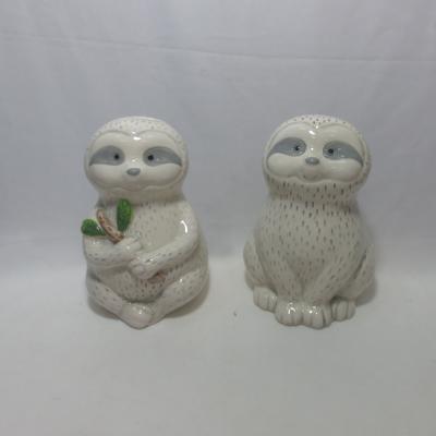 China Simply Custom Ceramic Cute Animal Ornament Sloth Salt and Pepper Shaker for sale