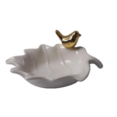 China Simply White Small Size Ring Tray Small Size Leaf Shape Trinket Dish Ceramic Jewelry Dish for sale