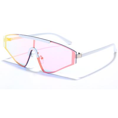 China Fashional New Style 2021 Fashion Colorful Sunglasses With High Quality for sale