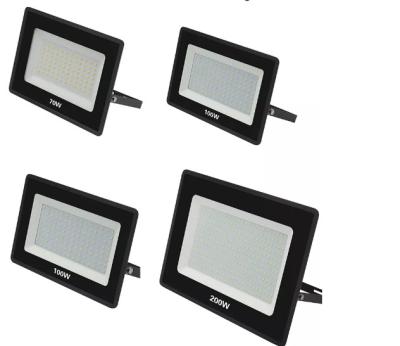 Chine le projecteur solaire de 80Lm/W LED le corps en aluminium de moulage mécanique sous pression pour des stades de sport à vendre