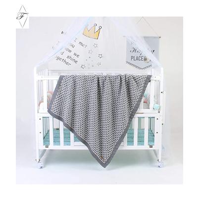 China Hot sale baby knitted cotton anti-static knitting blankets baby blanket plaid pattern blankets. for sale