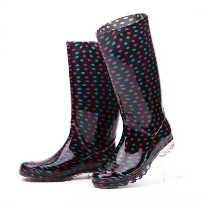 China Women Safety Rain Boots Anti Slip Lightweight Waterproof Lightweight Non Slip Fashionable PVC for sale