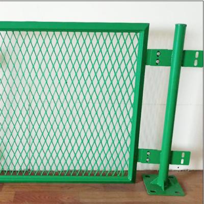 China Factory Direct Hot Selling 2m*2m Highway Mesh Isolation Fence Diamond Hole Easily Assembled Glare Barrier for sale