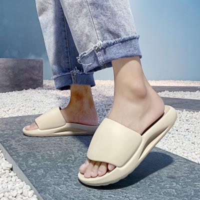 China Fashion trend summer large size thick based slippers for men's wear non-slip and casual deodorant slippers for sale