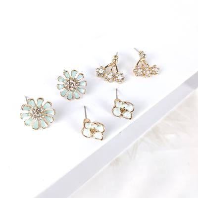 China ALLOY Fashion Accessories Earrings Flower Daisy Rhinestone Stud Earring for sale