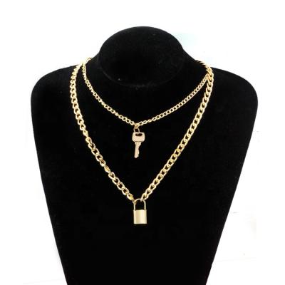 China Vintage LIVE4U Single Vintage Gold Layered Chain Key Lock Necklace for sale