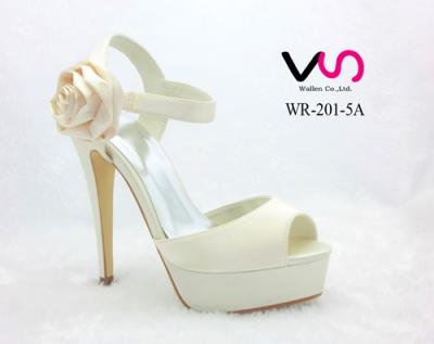 China Bridal shoes 13cm high heel with platform thick dyeable satin handmade wholesale bridal shoes with Rose decoration for sale