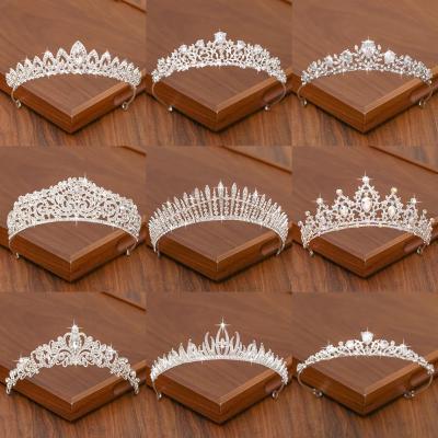 China 2020 new rhinestone 60G wholesale bridal wedding crown cheap price Crystal Metal Crown Tiaras for sale