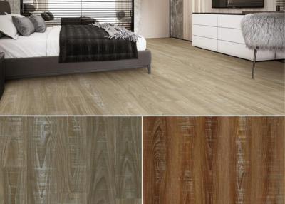 Chine Planche de PVC de LVT parquetant le revêtement UV de relief 4.0mm en bois de 2.0mm 2.5mm 3.0mm à vendre