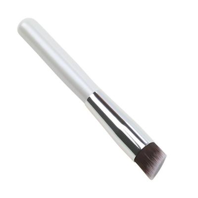 中国 Single Multi-Function Smudge Brush Base Single Flat Head Brush Angled Wood Handle Concealer Brush Beauty Makeup Tool 販売のため