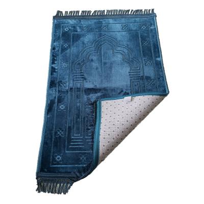 China Washable Islamic Turkish Muslim Prayer Mat Carpet Vined Arch of Janamaz Sajjadah Namaz Seccade Plush Velvet Prayer Blanket 80x120CM for sale