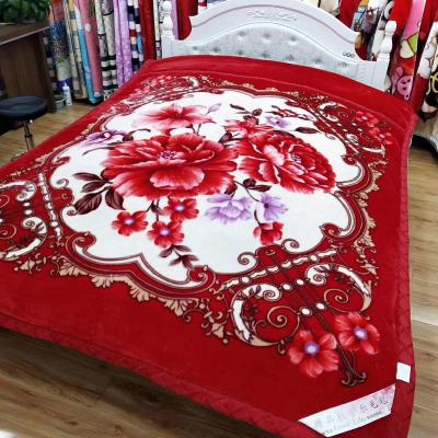 China 4.5 kg 200x240 cm soft and warm double ply printed cloud cover with one embossed mink cover per side for sale