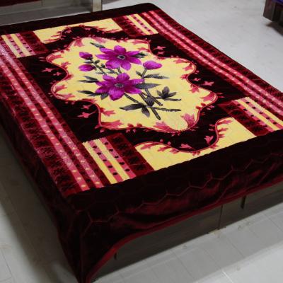 China Soft And Warm 100% Full Size Polyester Bedroom /sofa Flannel Blanket For Middle East Market for sale