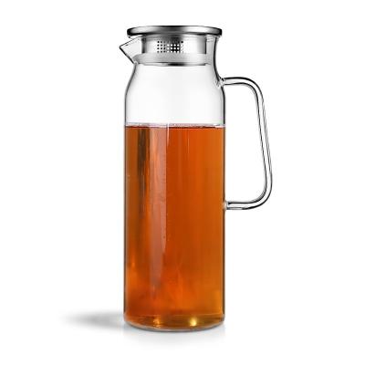 China Viable 68oz Glass Water Pitcher With Lid 18/8 Stainless Steel Iced Tea Pitcher Borosilicate Glass Easy Clean Heat Resistant Jug for sale